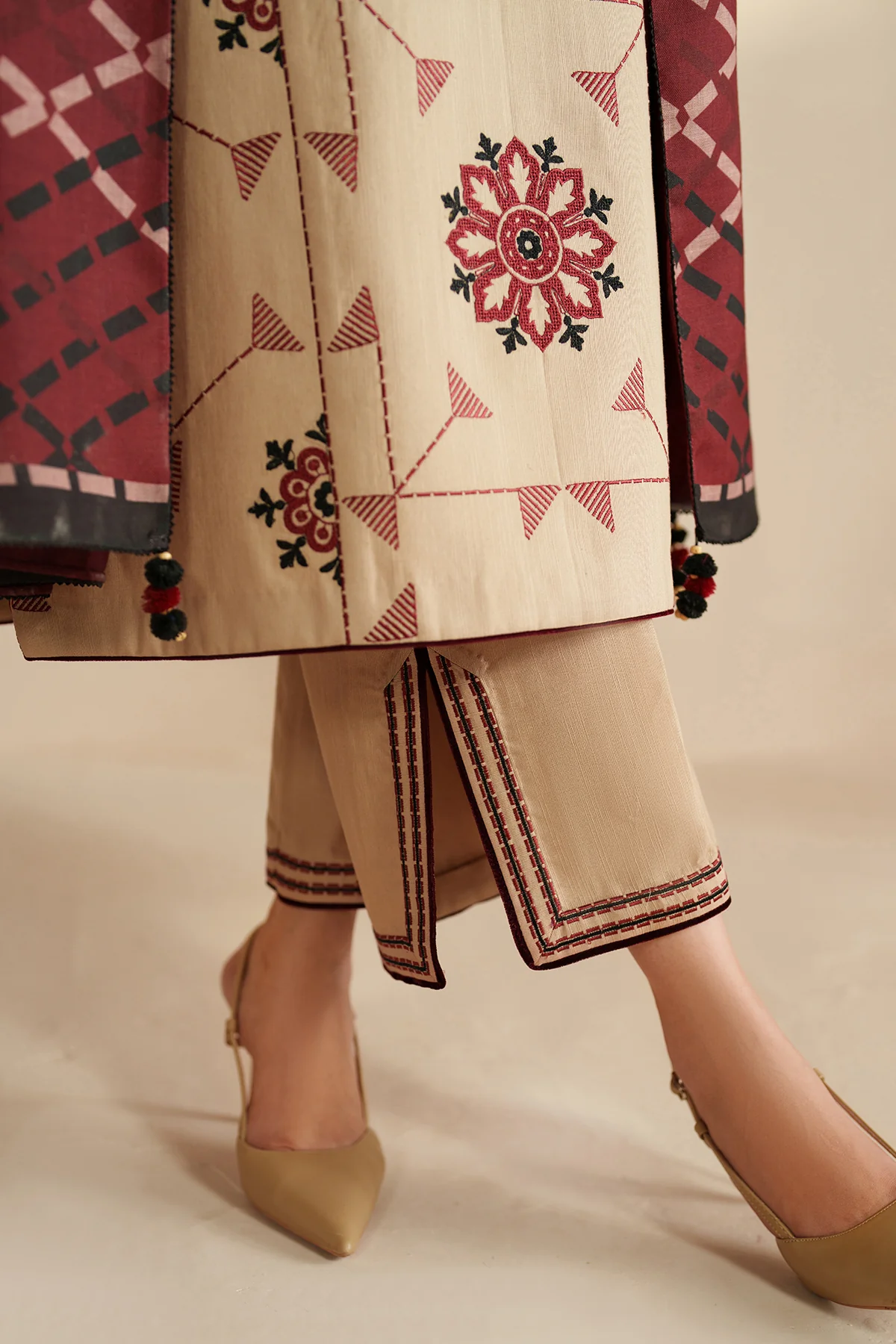 EMBROIDERED KHADDAR RTW-1269 - Image 6