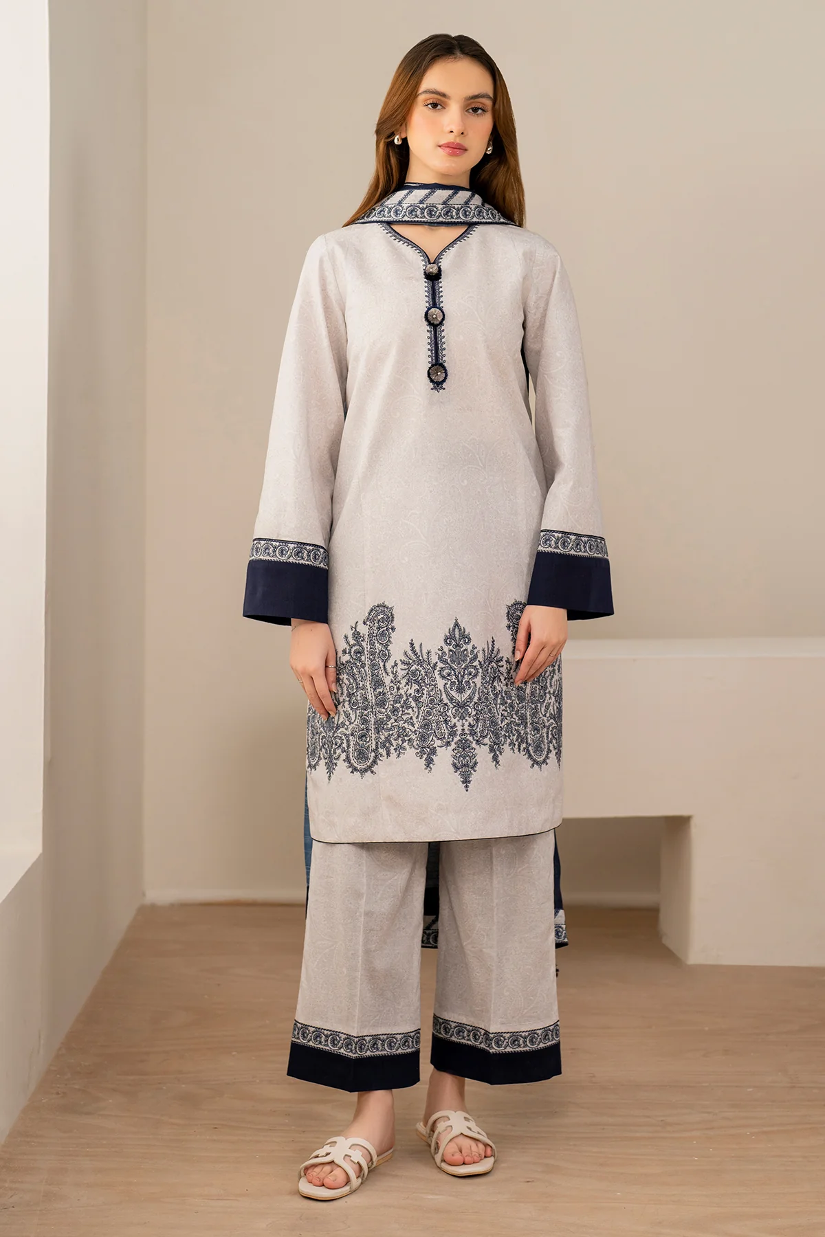 EMBROIDERED LAWN USE-9133 - Image 6