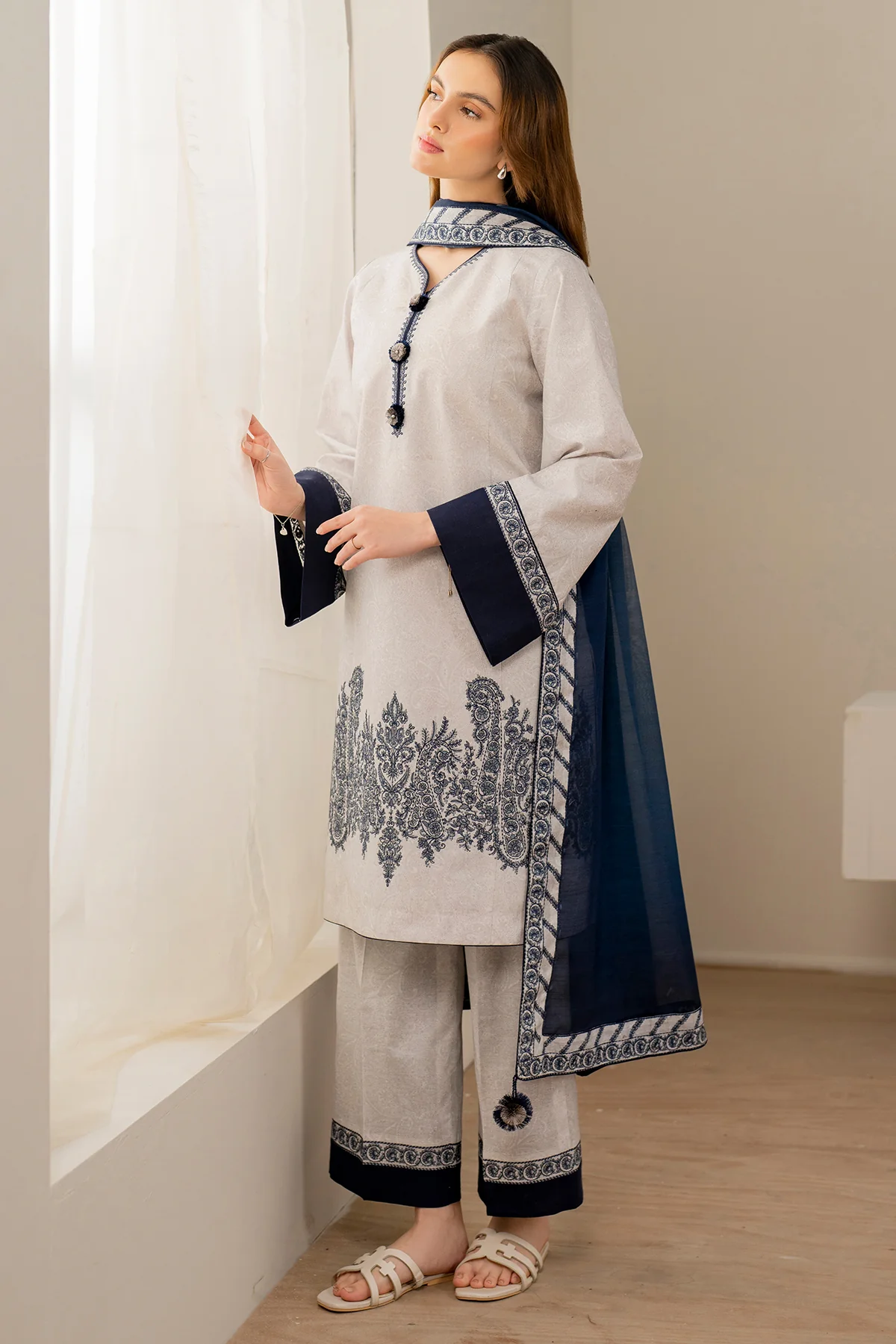 EMBROIDERED LAWN USE-9133 - Image 7