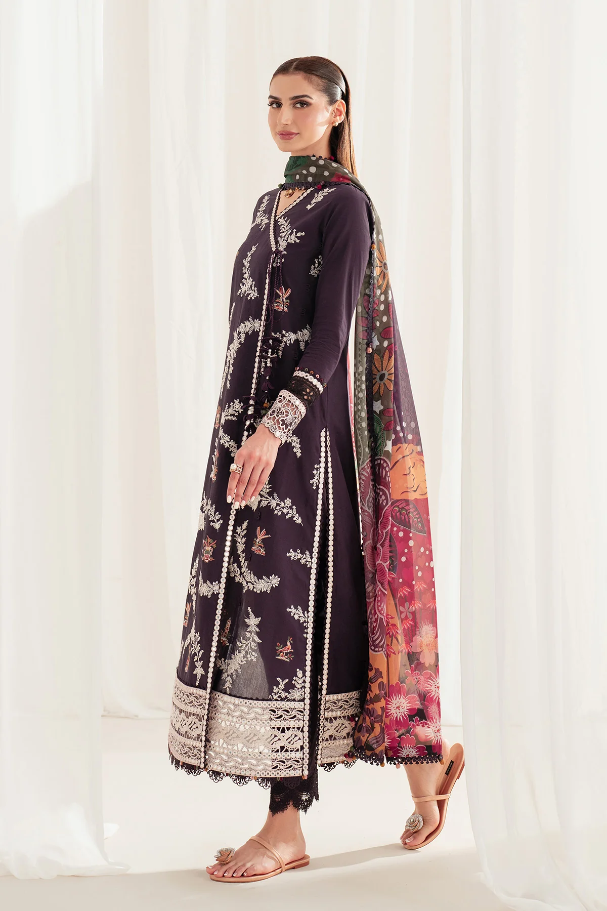 EMBROIDERED LAWN USE-9326 - Image 4