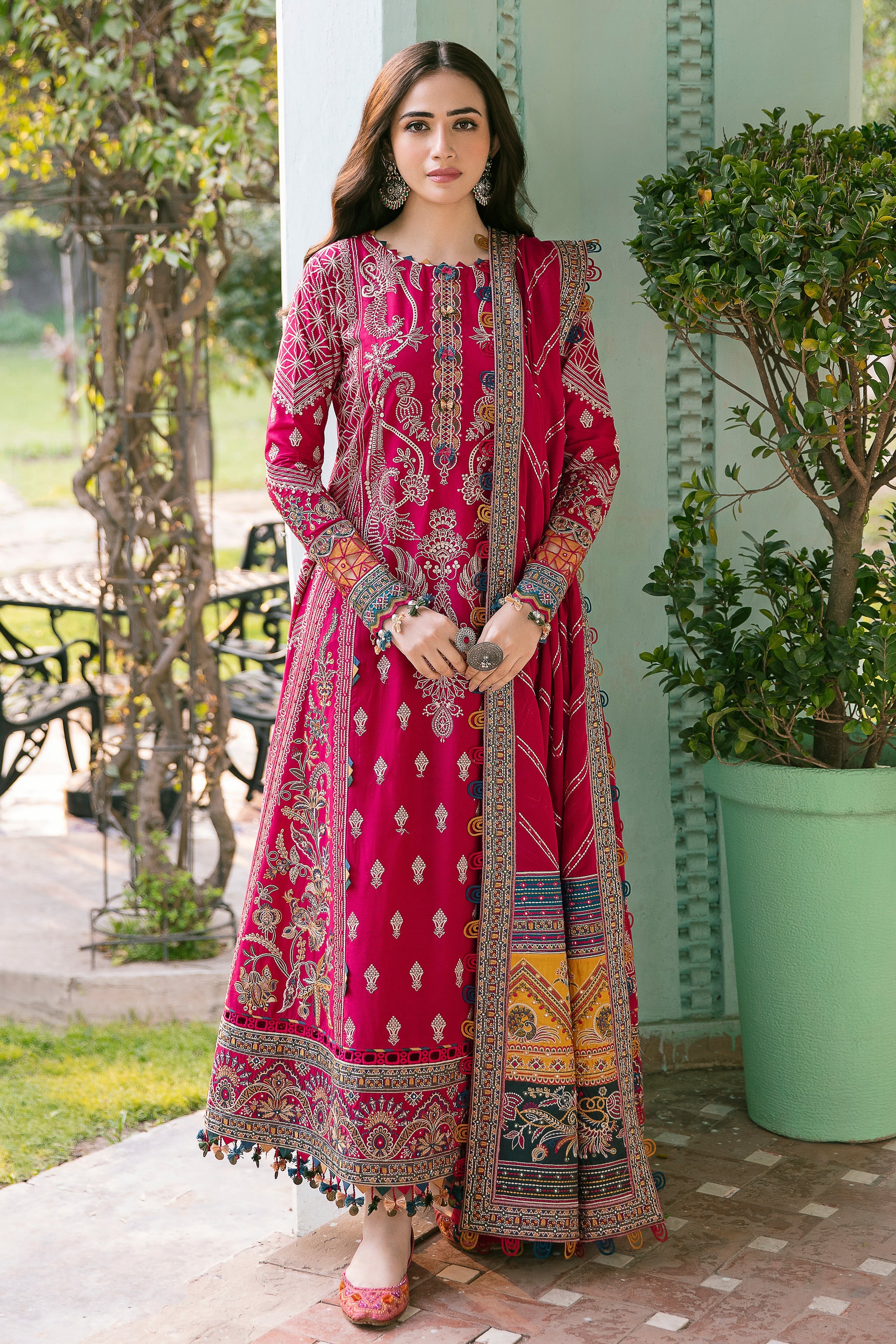 Embroidered Luxury Lawn SL22-D2 - Image 3