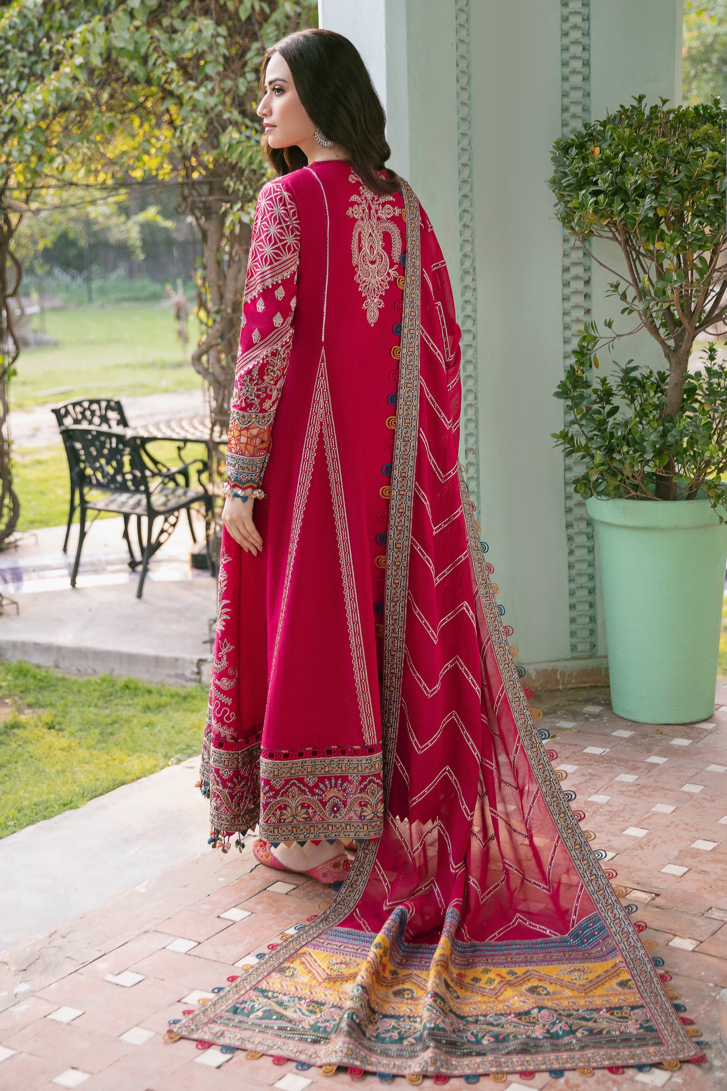Embroidered Luxury Lawn SL22-D2 - Image 4