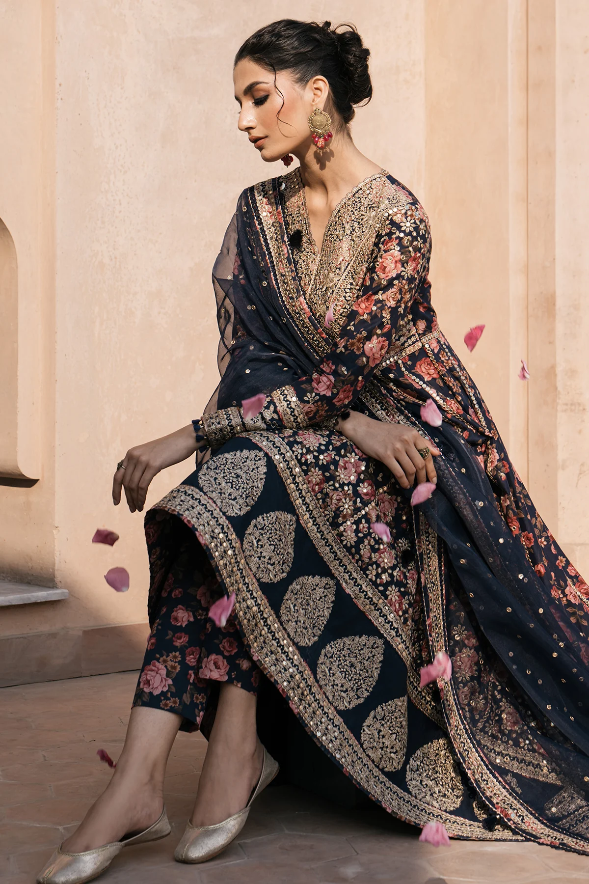 Embroidered Luxury Lawn SL24-D1 - Image 4