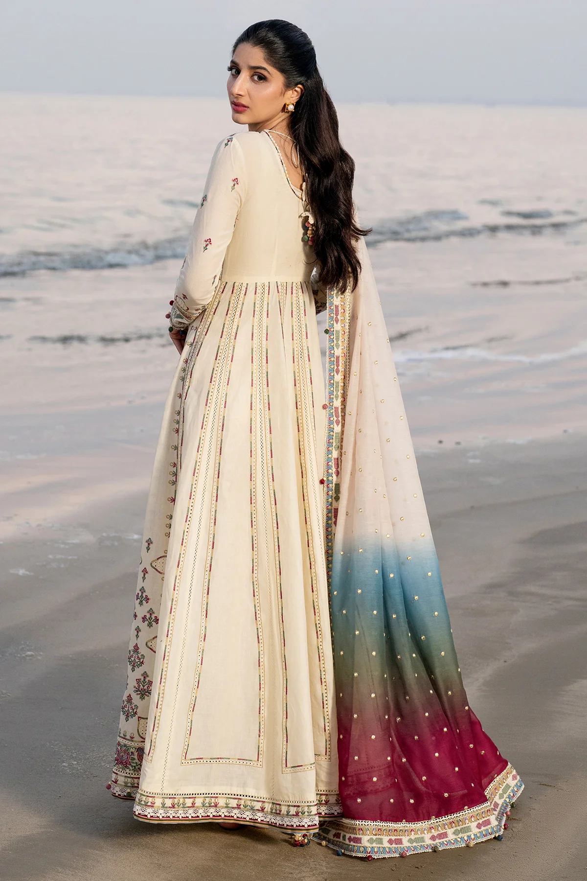 Embroidered Luxury Lawn SL25-D9 - Image 3